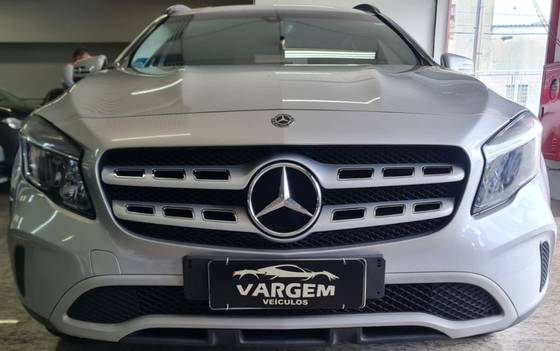 MERCEDES-BENZ GLA 200 1.6 CGI FLEX STYLE 7G-DCT